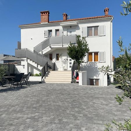 Valkane Beach Apartments بولا المظهر الخارجي الصورة