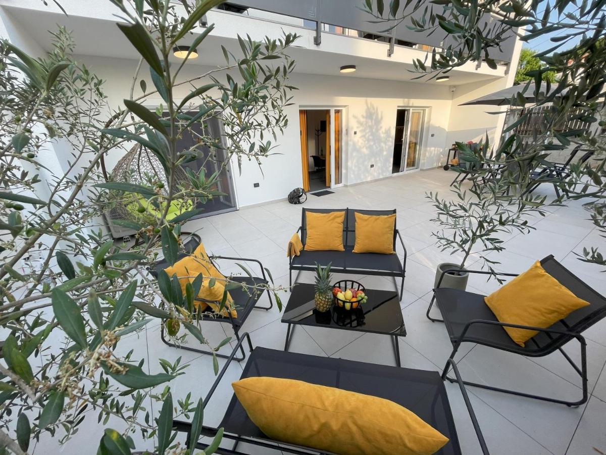 Valkane Beach Apartments بولا المظهر الخارجي الصورة