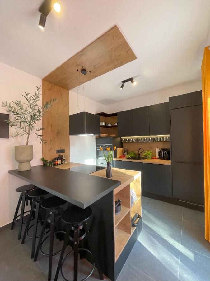 Valkane Beach Apartments بولا المظهر الخارجي الصورة
