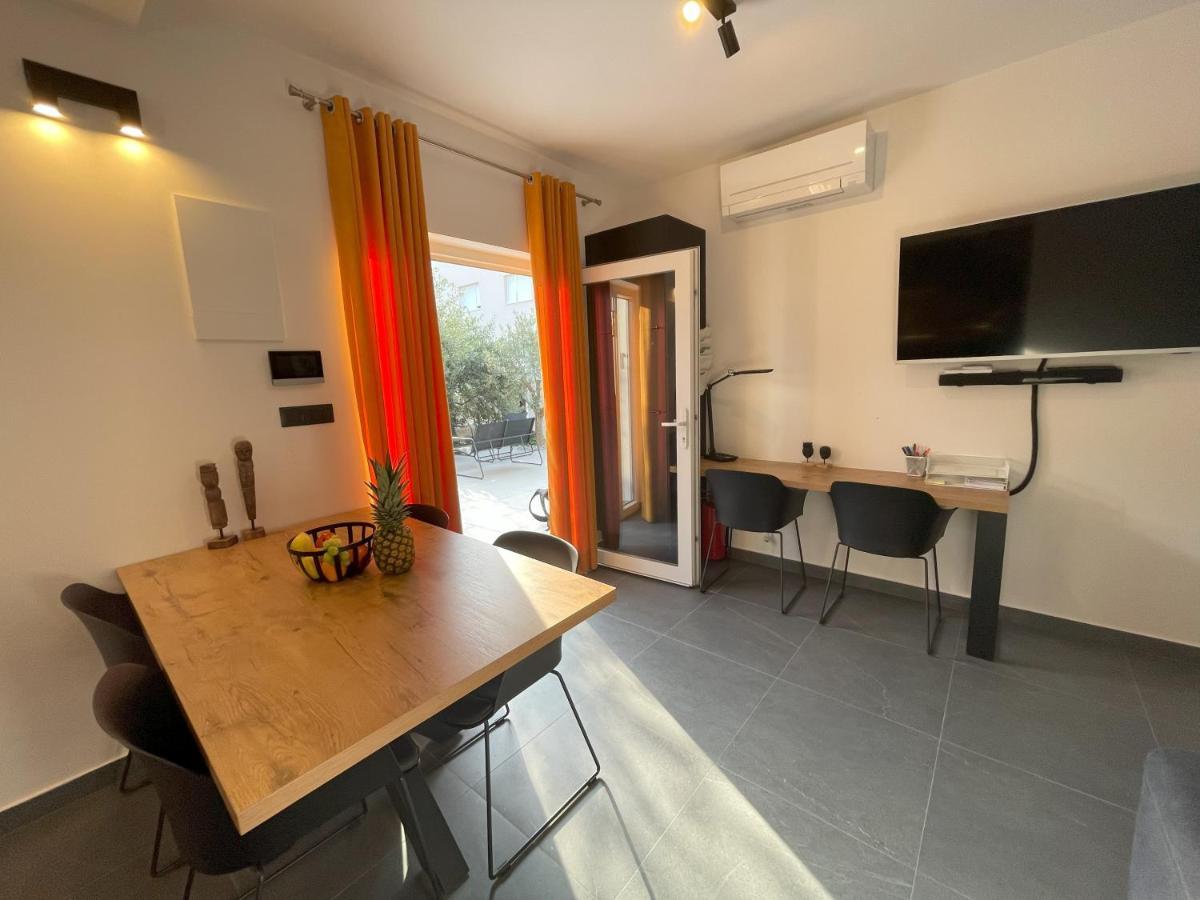 Valkane Beach Apartments بولا المظهر الخارجي الصورة