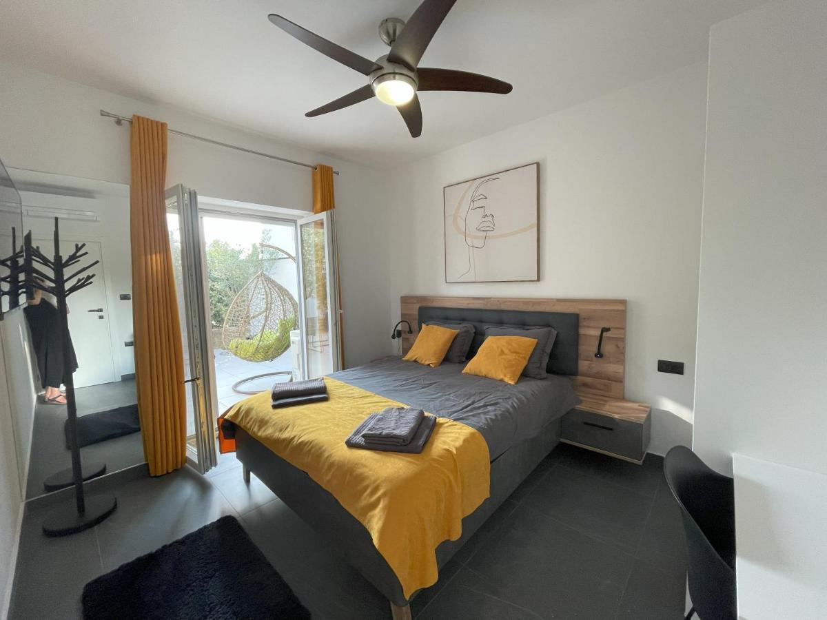 Valkane Beach Apartments بولا المظهر الخارجي الصورة