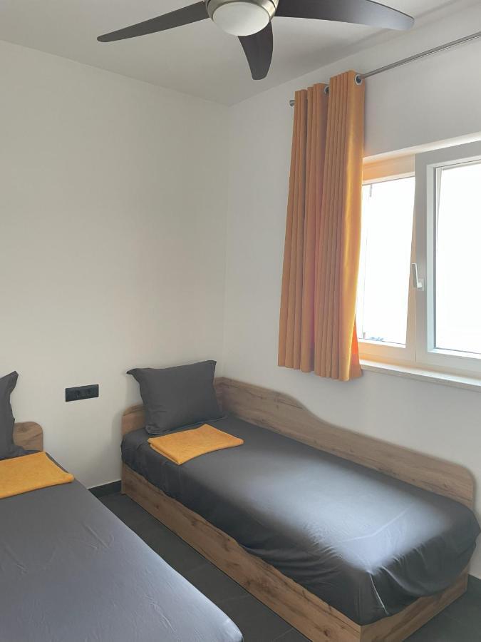 Valkane Beach Apartments بولا المظهر الخارجي الصورة