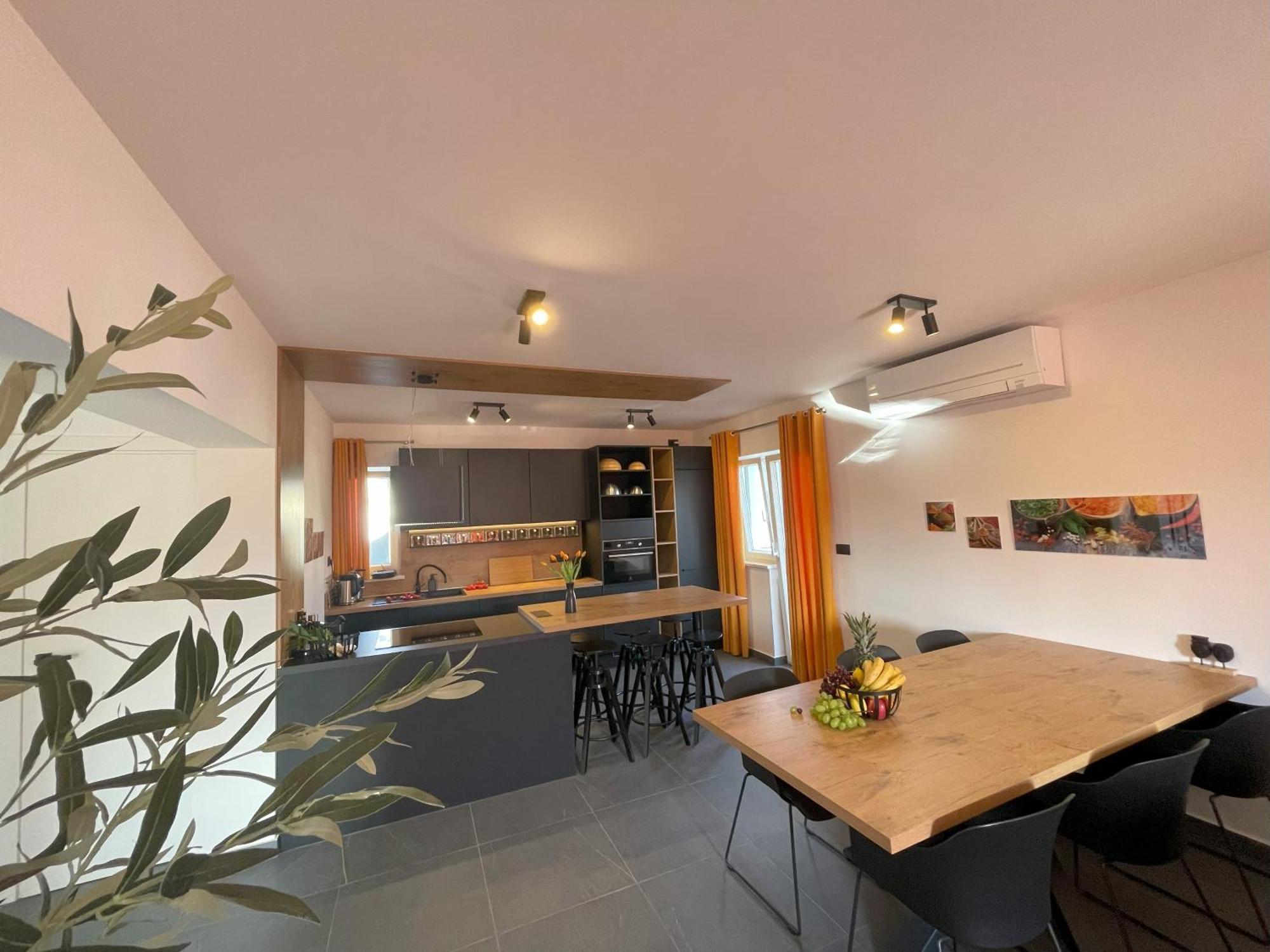 Valkane Beach Apartments بولا المظهر الخارجي الصورة