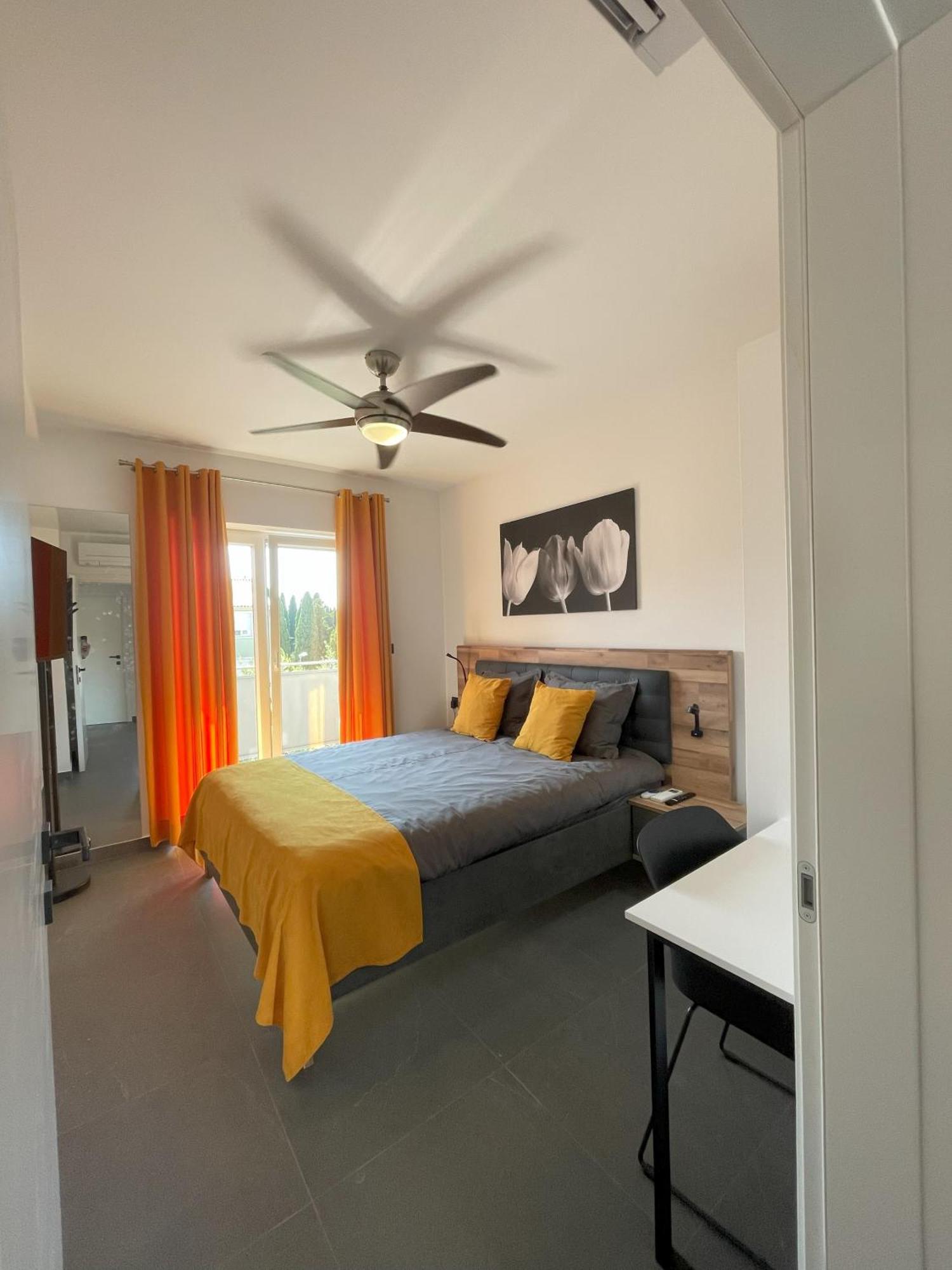 Valkane Beach Apartments بولا المظهر الخارجي الصورة