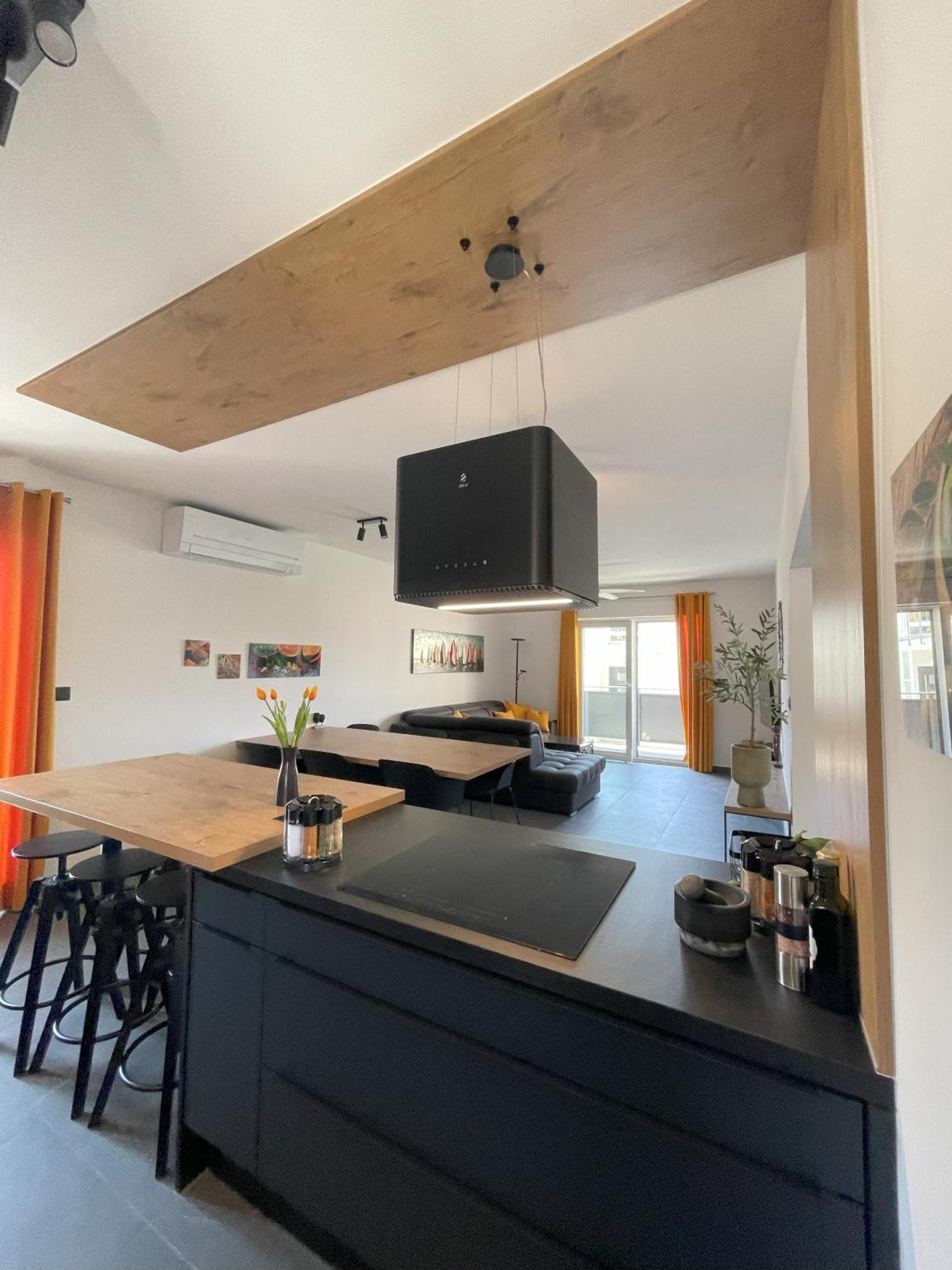 Valkane Beach Apartments بولا المظهر الخارجي الصورة