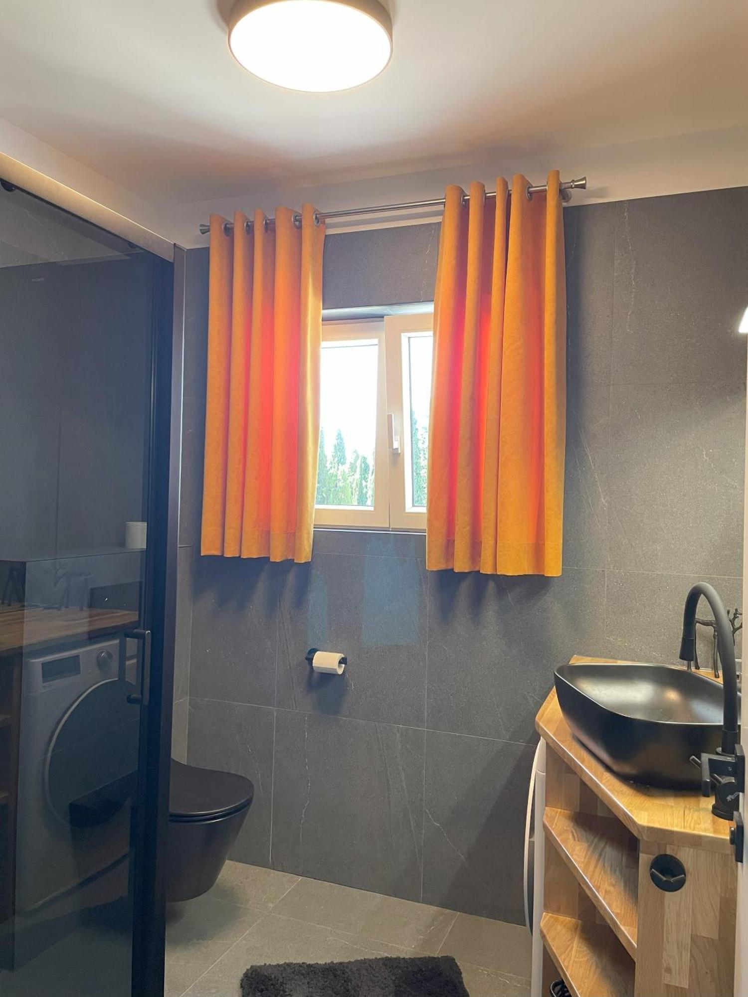 Valkane Beach Apartments بولا المظهر الخارجي الصورة