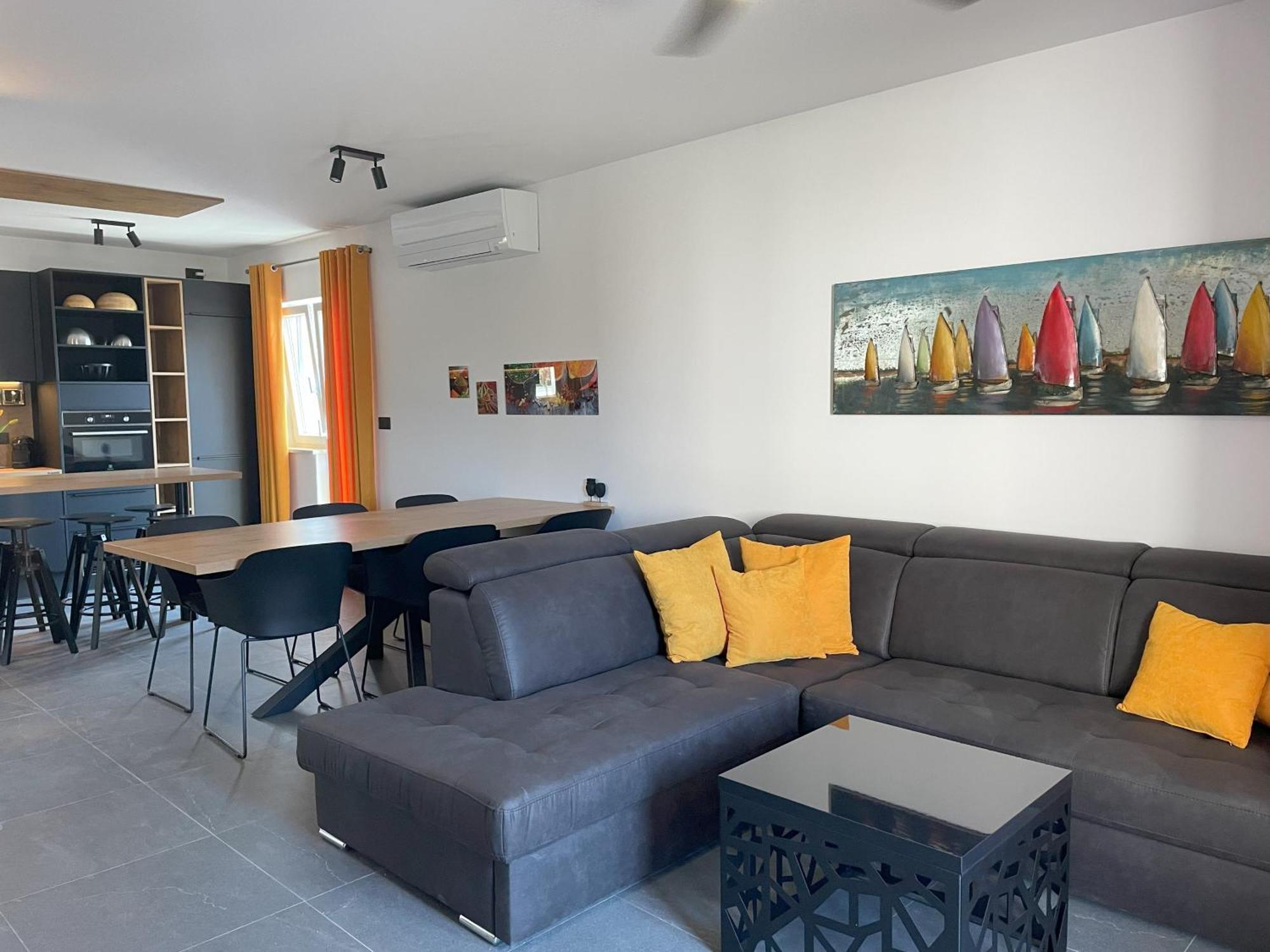Valkane Beach Apartments بولا المظهر الخارجي الصورة