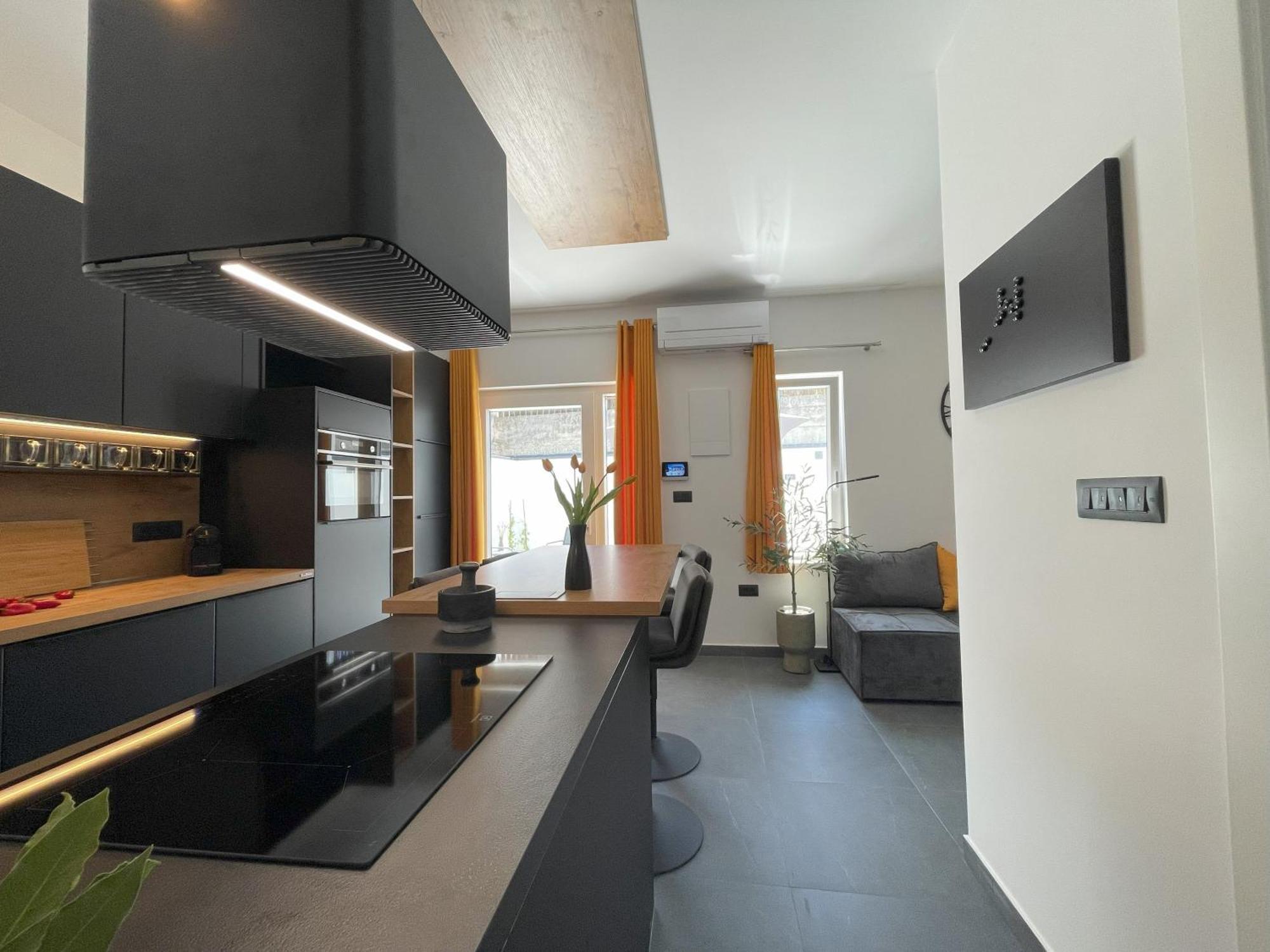 Valkane Beach Apartments بولا المظهر الخارجي الصورة